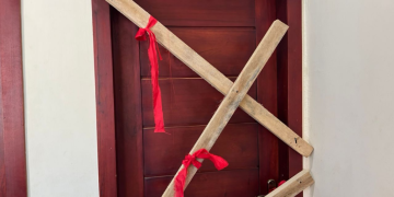 Angry NDC supporters lock up Ejisu NHIA office over alleged neglect