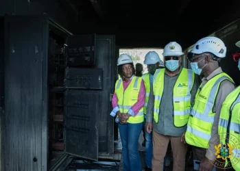 Mahama visits Akosombo, commends VRA and engineers for swift restoration after fire outbreak