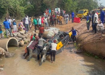 GHA temporarily closes section of Kumasi–Ejura road after floodwaters wash away culvert
