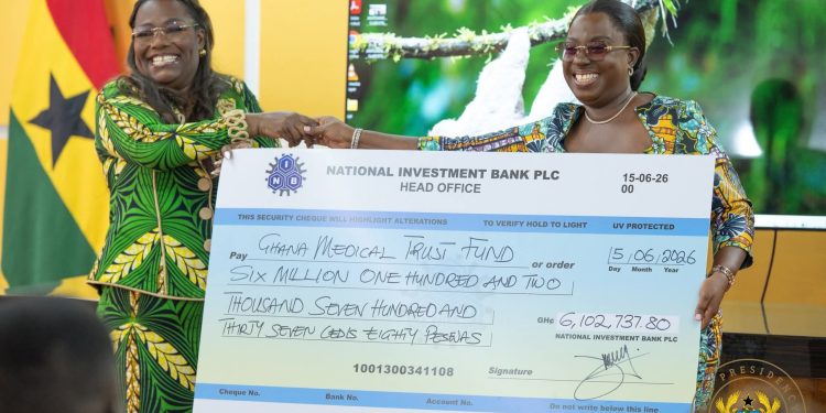 Mahama Donates Six Months’ Salary to Ghana Medical Trust Fund as Government Appointees Contribute