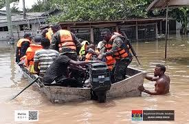 Ghana Armed Forces deploy troops to flood-hit Accra communities under Operation Boafo