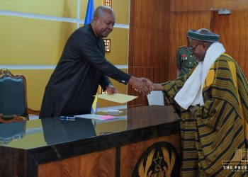 Dagbon delegation formally notifies President Mahama of Yaa-Naa’s passing; President describes death as a national loss