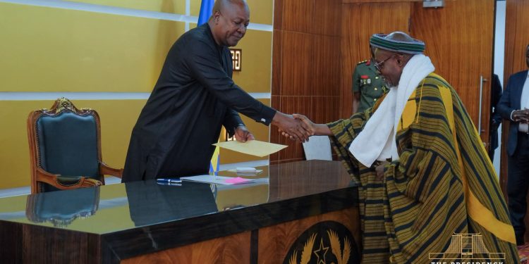 Dagbon delegation formally notifies President Mahama of Yaa-Naa’s passing; President describes death as a national loss