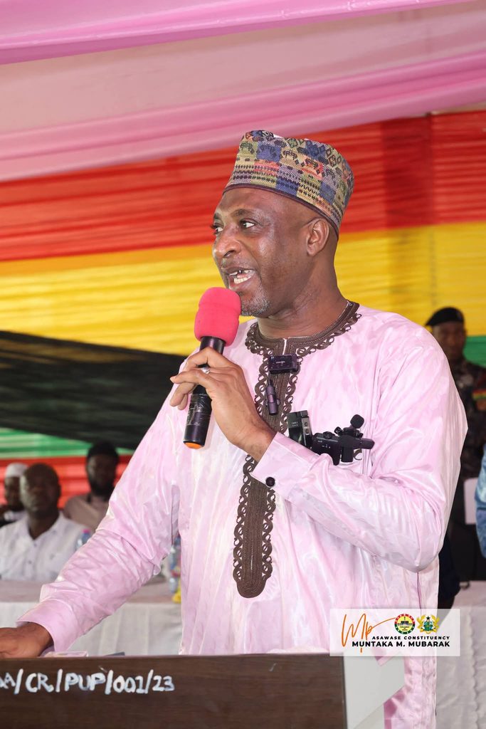 Muntaka commissions new classroom block at Sakafia SHS, Urges students to shun drug abuse 44 1001567389