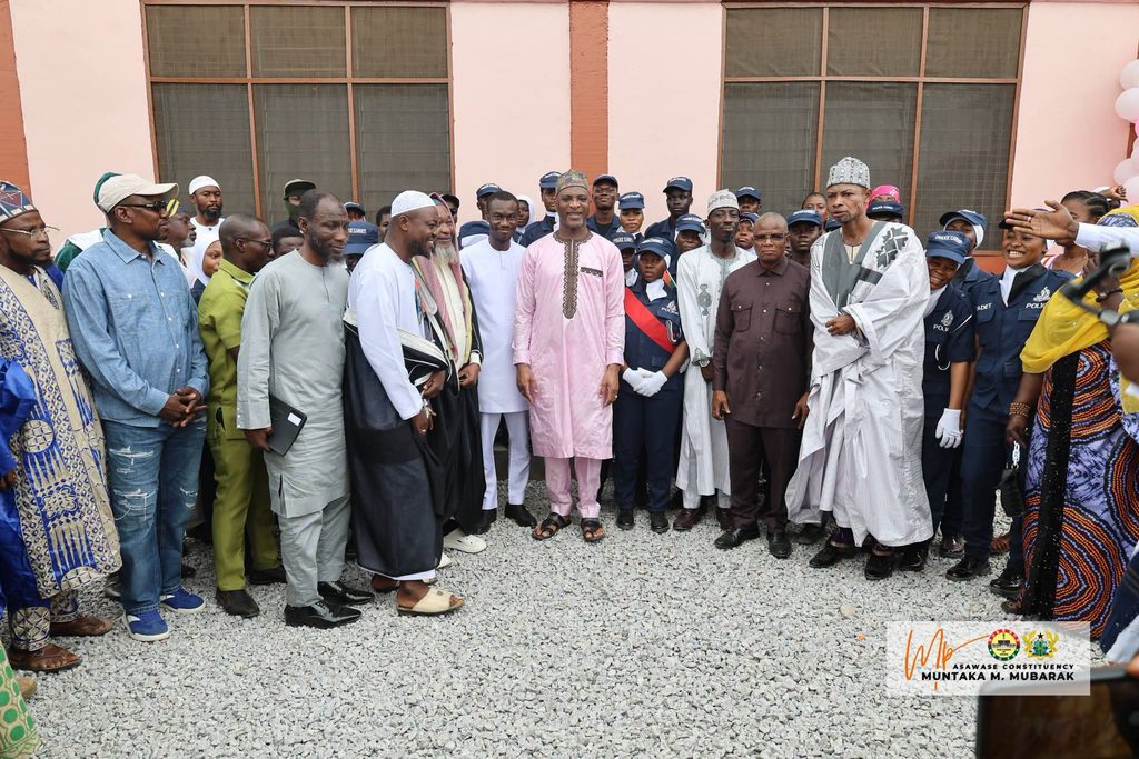 Muntaka commissions new classroom block at Sakafia SHS, Urges students to shun drug abuse 47 1001567394