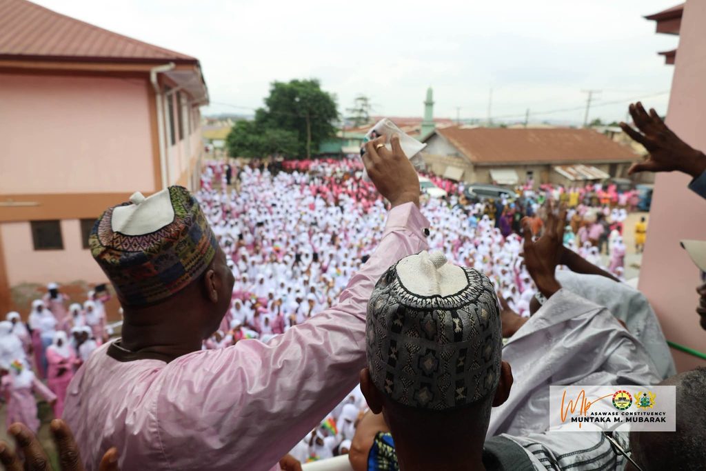 Muntaka commissions new classroom block at Sakafia SHS, Urges students to shun drug abuse 48 1001567396