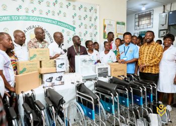 Abuakwa South MP, Dr. Kingsley Agyemang donates medical equipment, pays patients’ bills at Kyebi Hospital