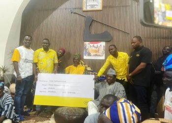 MTN Ghana supports Yagbon Damba with cash and assorted drinks 50 MTN Ghana supports Yagbon Damba with cash and assorted drinks