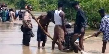 Floods cut off 3 Savannah communities, leave pregnant women without ambulance access