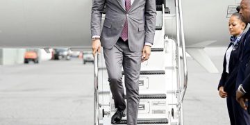 Who receives African Presidents when they land in America?