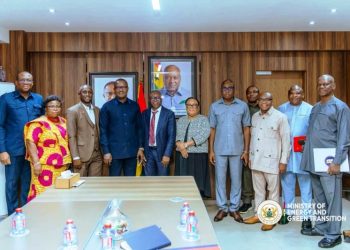 Government to put Ghana’s public universities on solar power