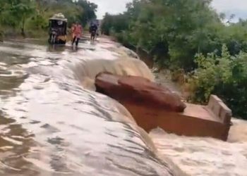 Flooding cuts off 15,000 in Sawla-Tuna-Kalba District as Kunfusi Dam collapses 50 Flooding cuts off 15,000 in Sawla-Tuna-Kalba District as Kunfusi Dam collapses
