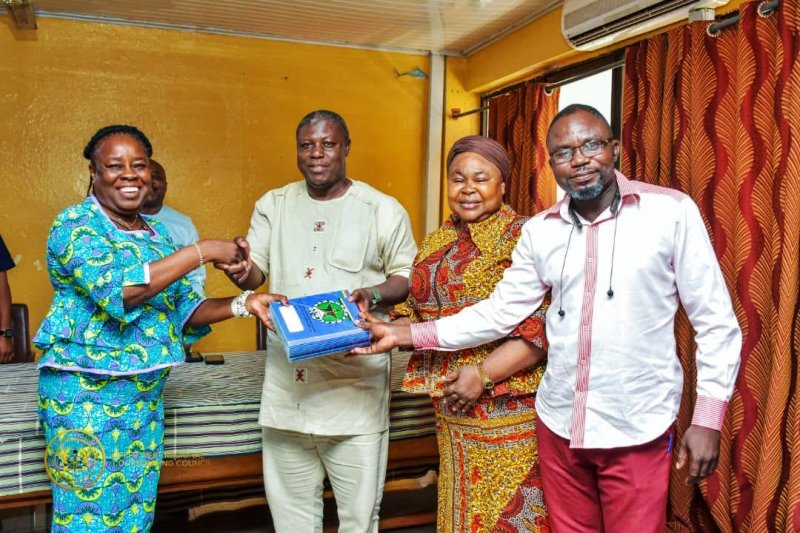 Puozuing donates 13,800 exercise books as Upper West schools reopen 43 Nandom MCE receive books from UWR Minister